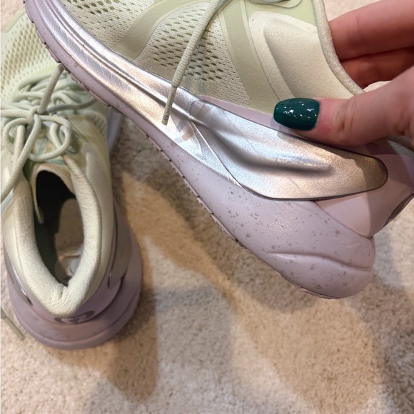 Lululemon BlissFeel Women's Athletic Running Shoes Light Green Size 8 - Picture 7 of 9